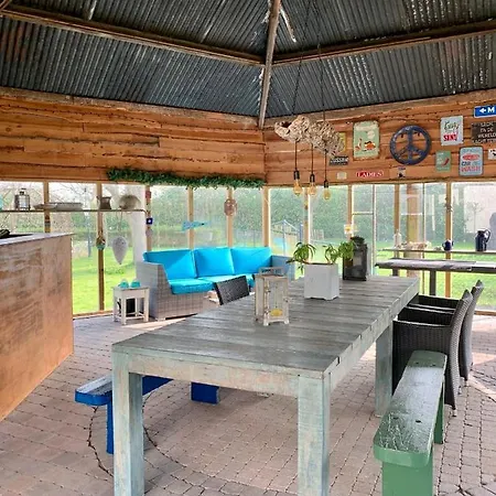 Luxe Vakantiewoning De Notenboom Appeltern